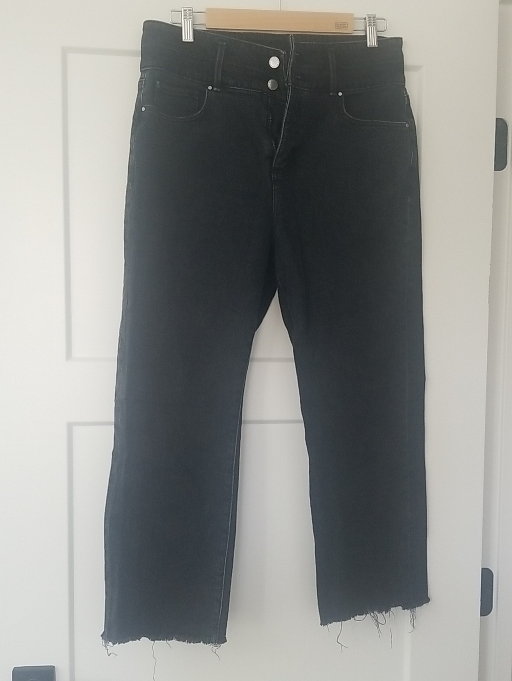 Ann Taylor Black straight crop Jeans